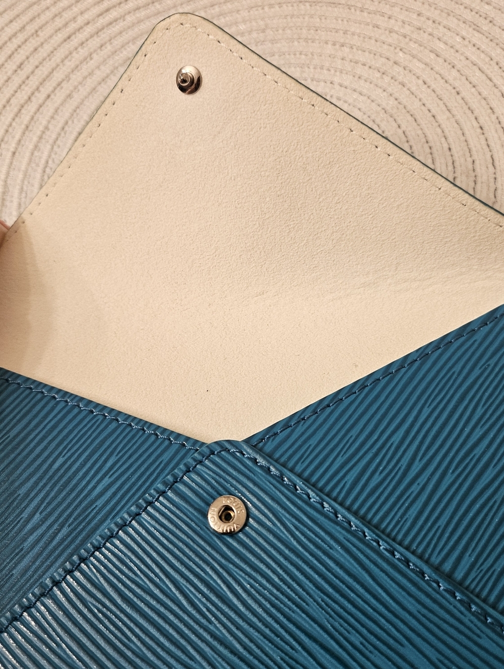 Louis Vuitton Epi Pochette Kirigami Large Envelope Pouch Teal - Picture 4 of 9